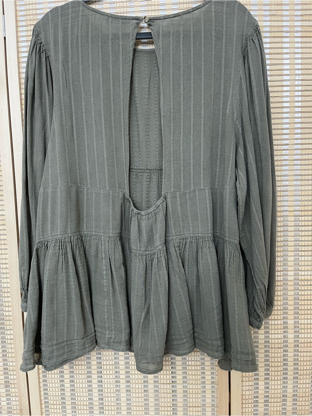 American Eagle cotton blend Outfitters Olive Green Long Sleeve Peplum Tunic XL - Picture 2 of 4